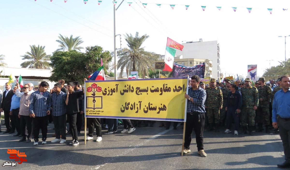 بانگ استکبار ستیزی مردم، مسئولان و دانش آموزان شاهد و ایثارگر