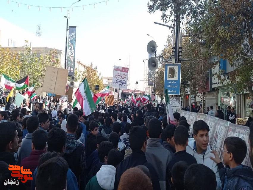 ۱۳ آبان در پایتخت شور و شعور حسینی؛ جمعیتی بی‌پایان، سرشار از ایثار و عشق به شهدا