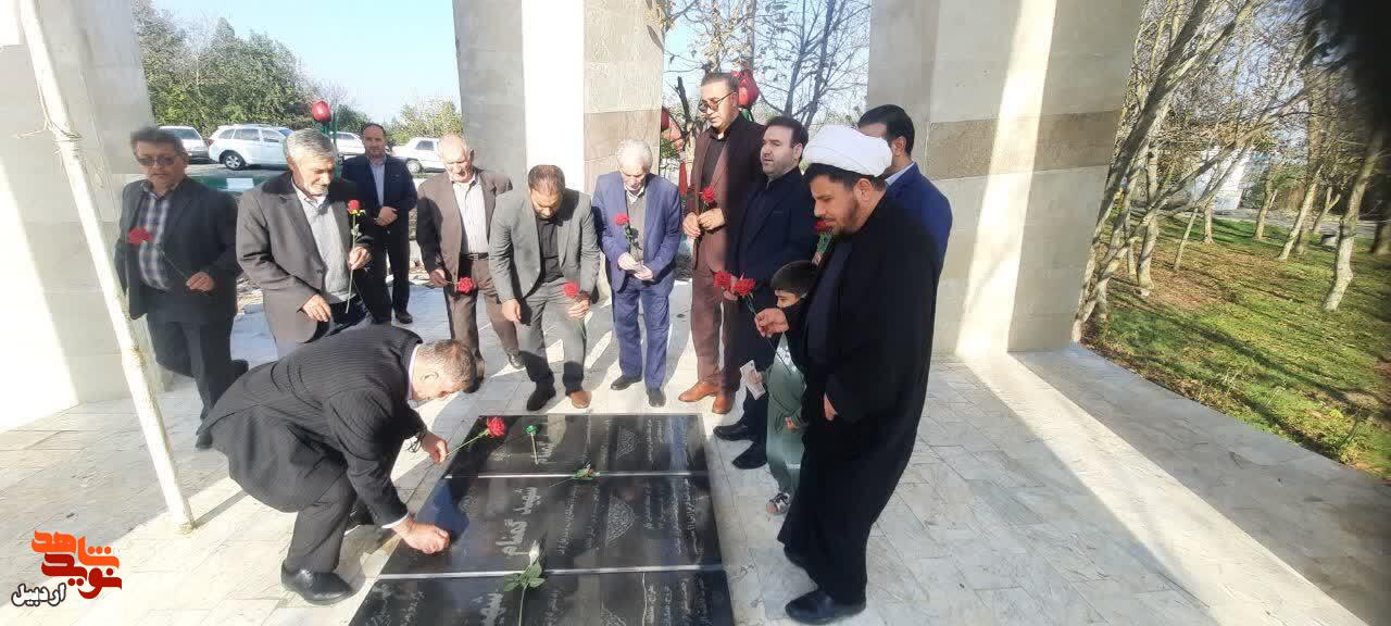 گلباران و عطرافشانی یادمان شهدای گمنام بیله سوار گلباران و عطرافشانی یادمان شهدای گمنام بیله سوار