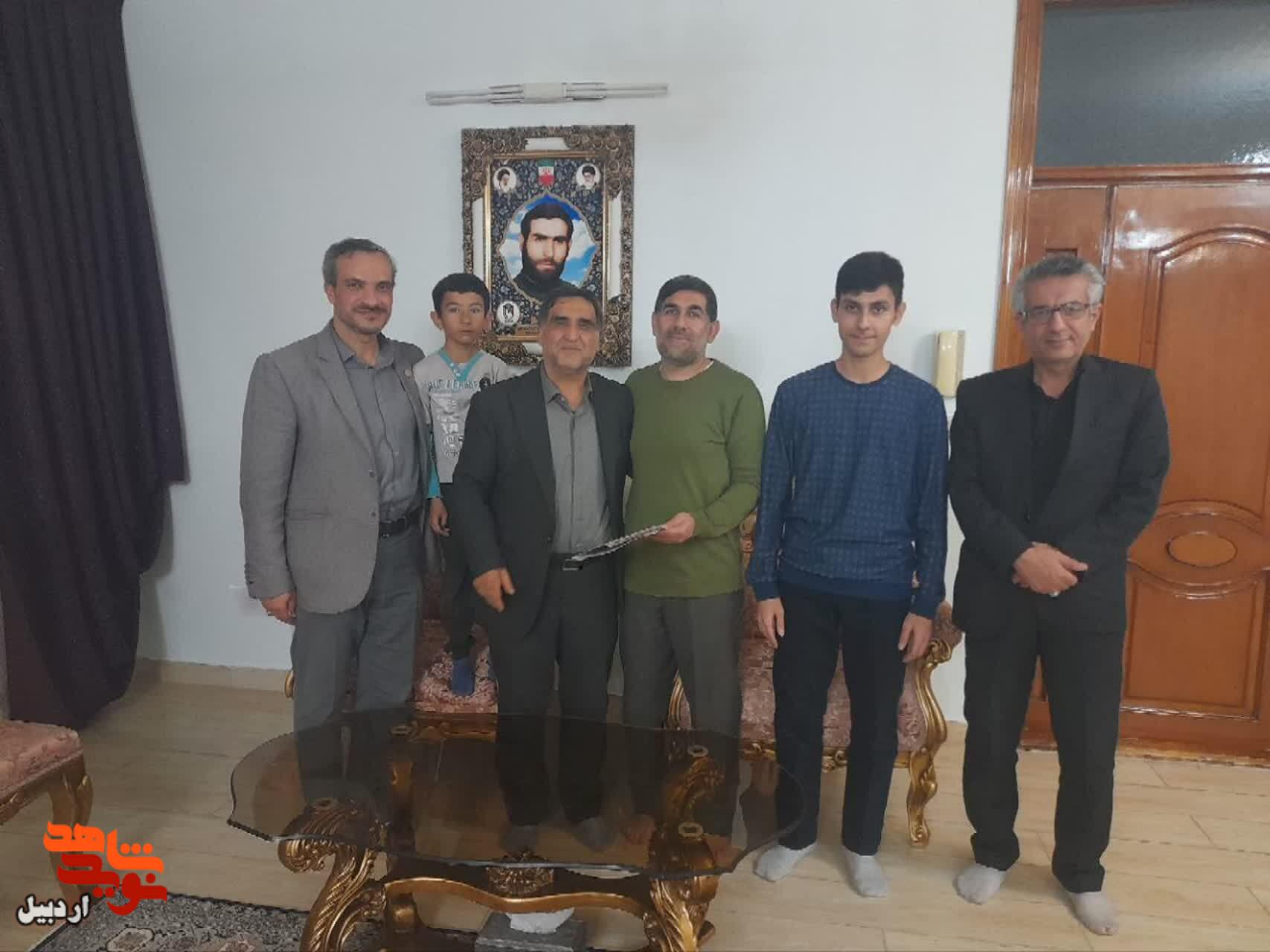 دیدار با خانوادههای معظم شهدا و ایثارگران در اردبیل دیدار با خانوادههای معظم شهدا و ایثارگران در اردبیل