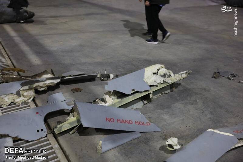 عکس/ لاشه پهپادهای صهیونی در نمایشگاه دستاوردهای هوافضای سپاه