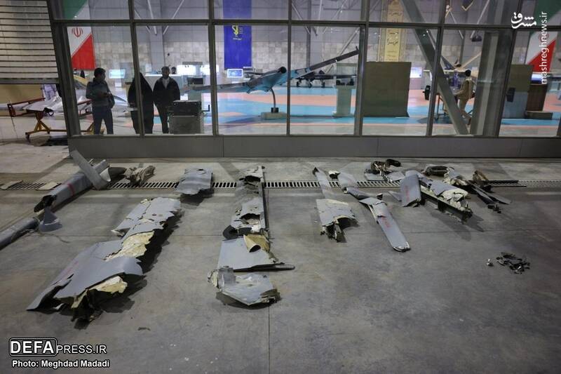 عکس/ لاشه پهپادهای صهیونی در نمایشگاه دستاوردهای هوافضای سپاه