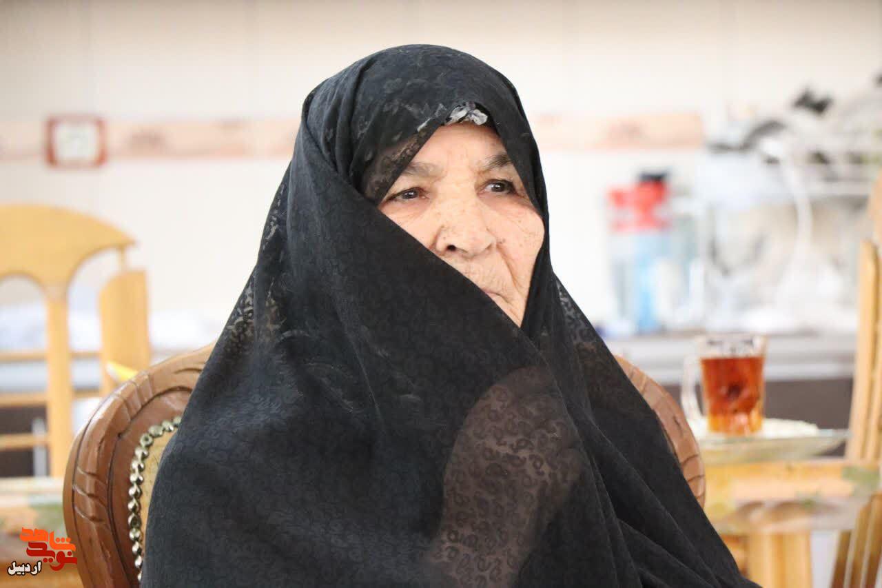 عکسش را داد و گفت: برای اعلامیه شهادتم گرفتهام! عکسش را داد و گفت: برای اعلامیه شهادتم گرفتهام!