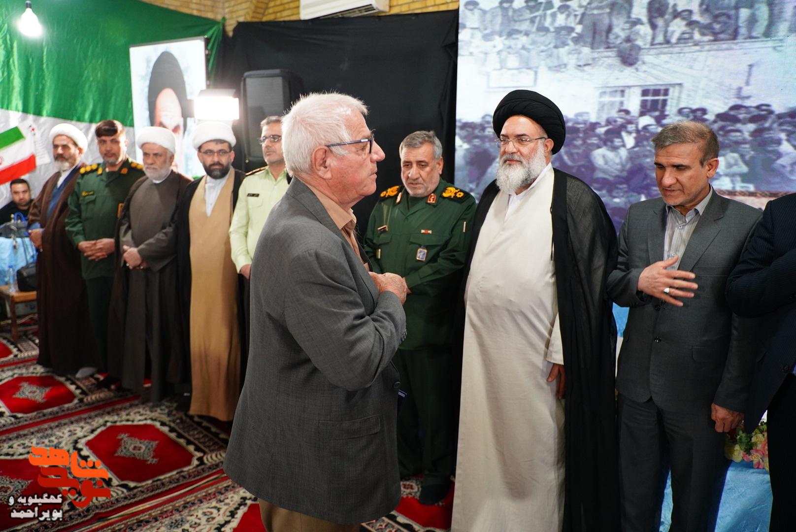 بزرگداشت قیام خونین مردم گچساران در سال 1357 در مسجد شهیدان این شهر برگزارشد