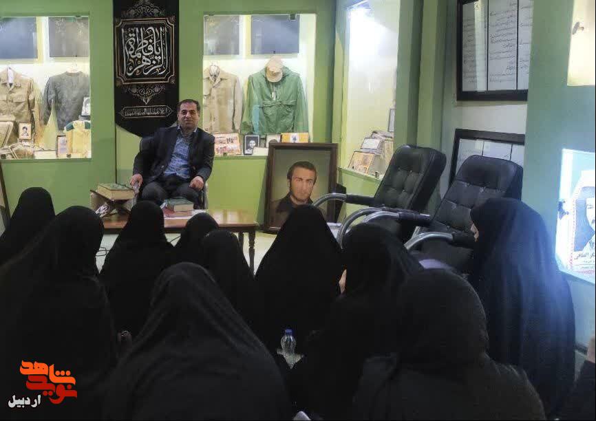 برگزاری مراسم روضه ایام فاطمیه و روایت سیره شهدا در موزه شهدای اردبیل