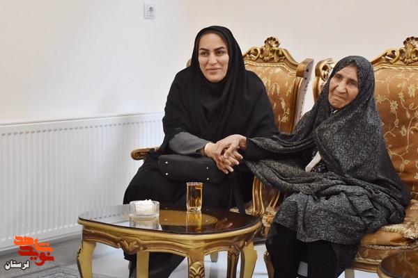 دیدار مدیرکل بنیاد شهید لرستان با خانواده ایثارگران ازنا