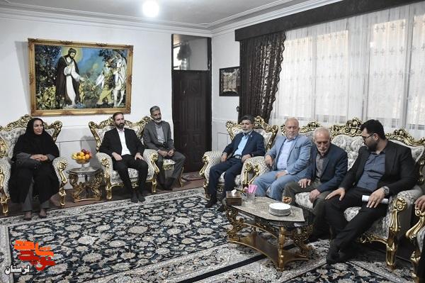 دیدار مدیرکل بنیاد شهید لرستان با خانواده ایثارگران ازنا