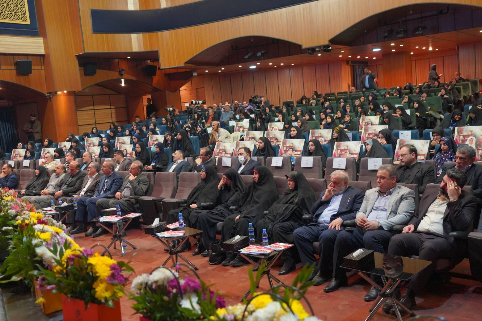 دومین همایش تجلیل از برگزیدگان پویش ملی ایثار «من می‌نویسم» برگزار شد