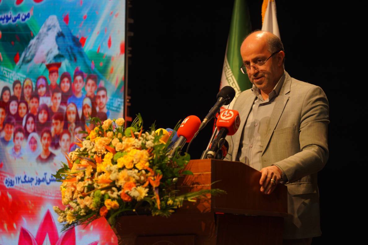 دومین همایش تجلیل از برگزیدگان پویش ملی ایثار «من می‌نویسم» برگزار شد