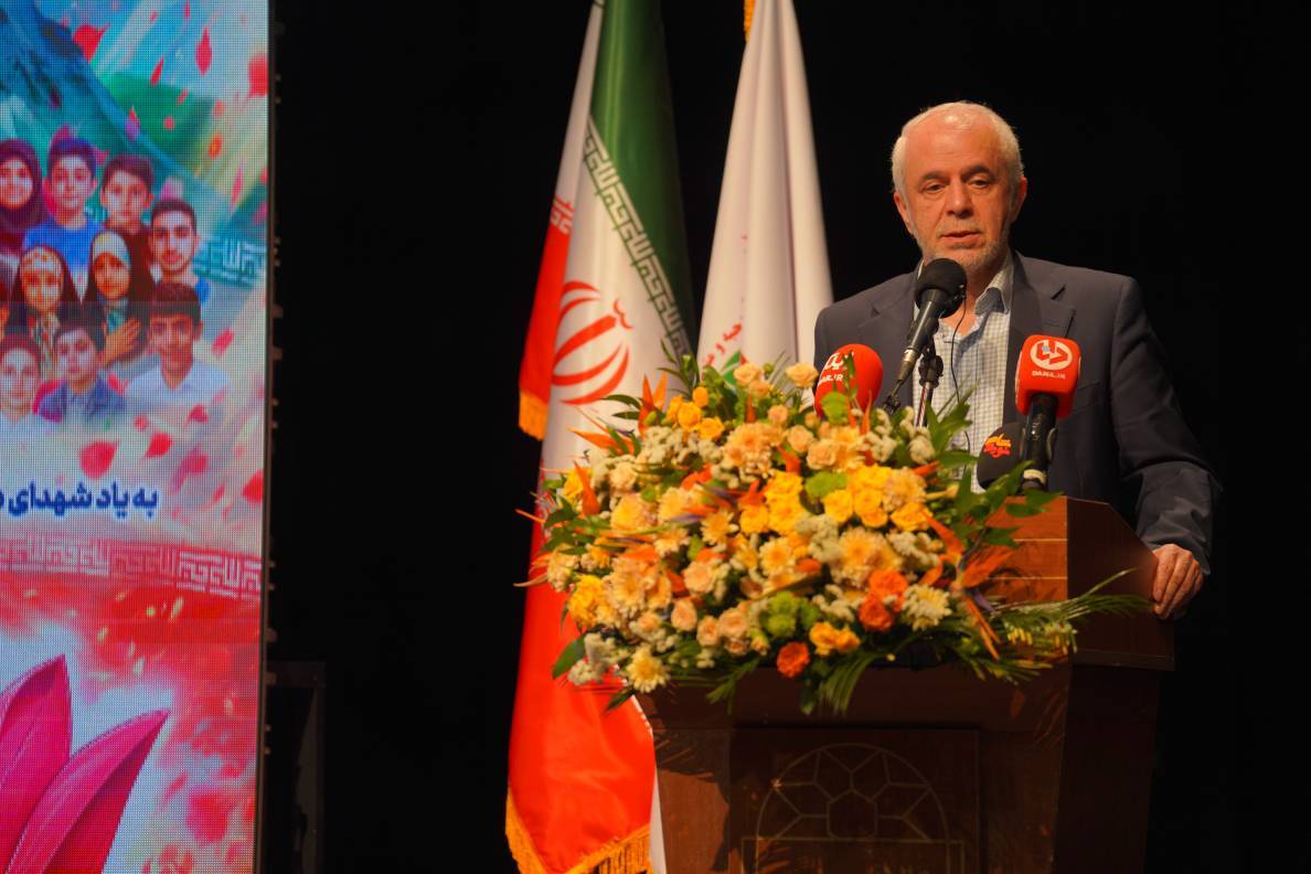 دومین همایش تجلیل از برگزیدگان پویش ملی ایثار «من می‌نویسم» برگزار شد