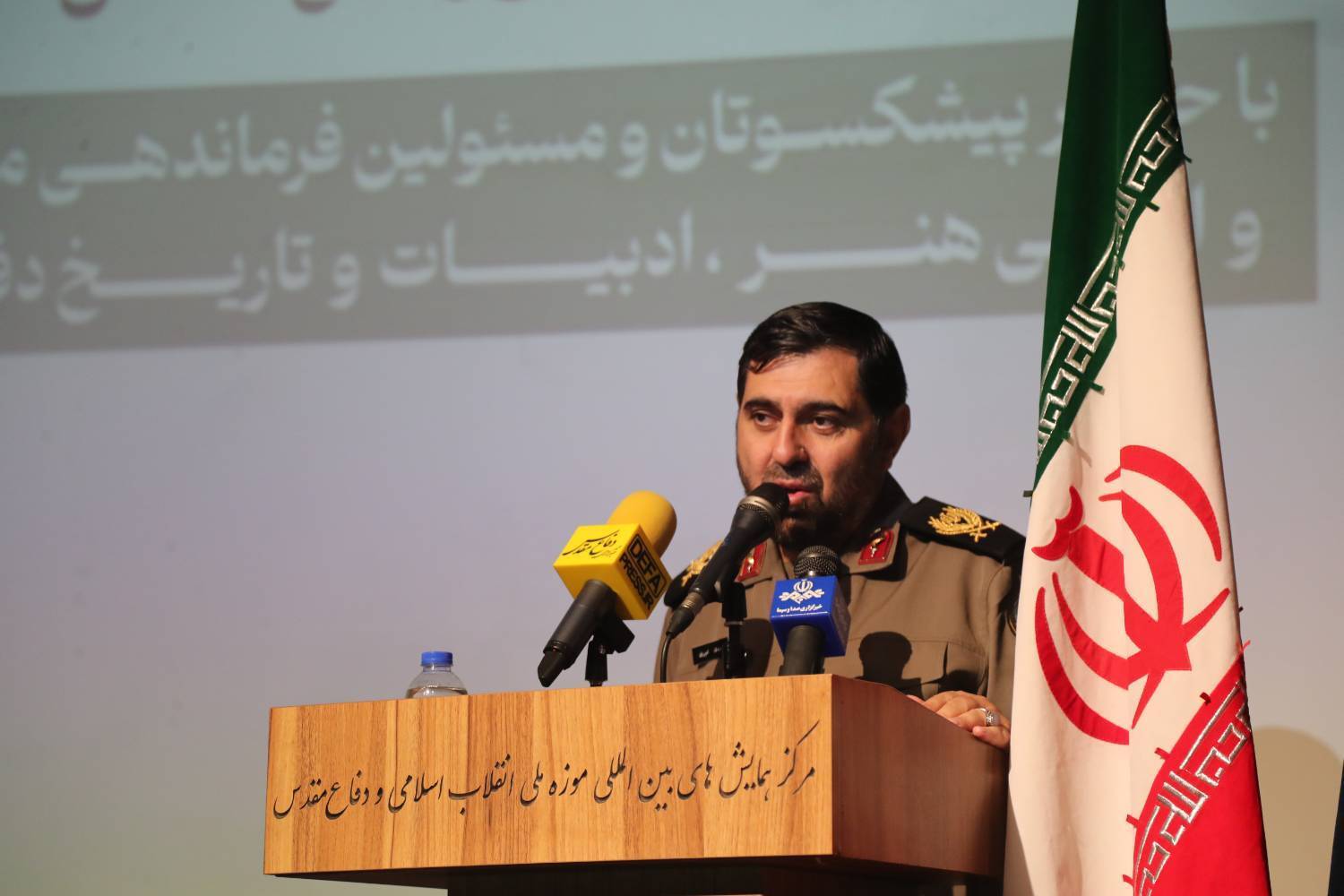 نخستین مجموعه جامع تاریخ شفاهی مهندسی رزمی دفاع مقدس رونمایی شد+تصاویر نخستین مجموعه جامع تاریخ شفاهی مهندسی رزمی دفاع مقدس رونمایی شد+تصاویر