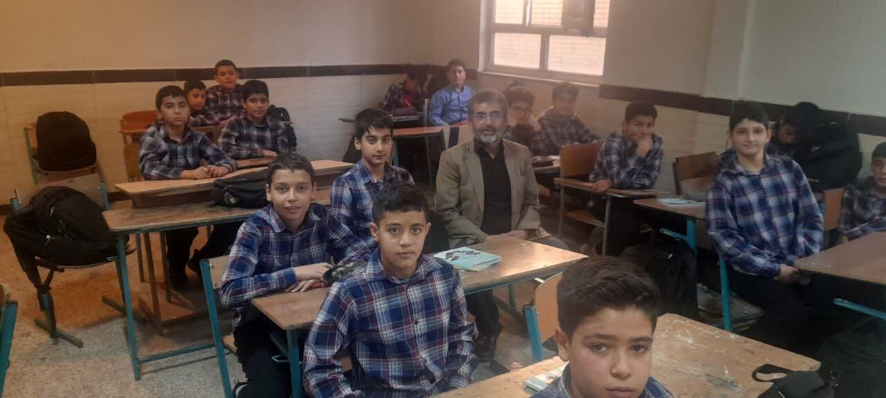 روایت حماسه شهدای «غریب در اسارت» در مدارس قزوین هم‌زمان با ۱۳ آبان