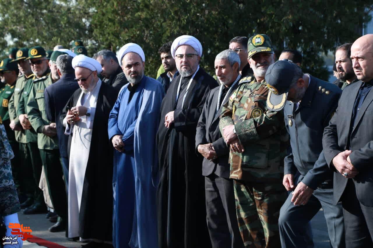 استقبال باشکوه تبریز از چهار شهید گمنام تازه‌تفحص‌شده دفاع مقدس