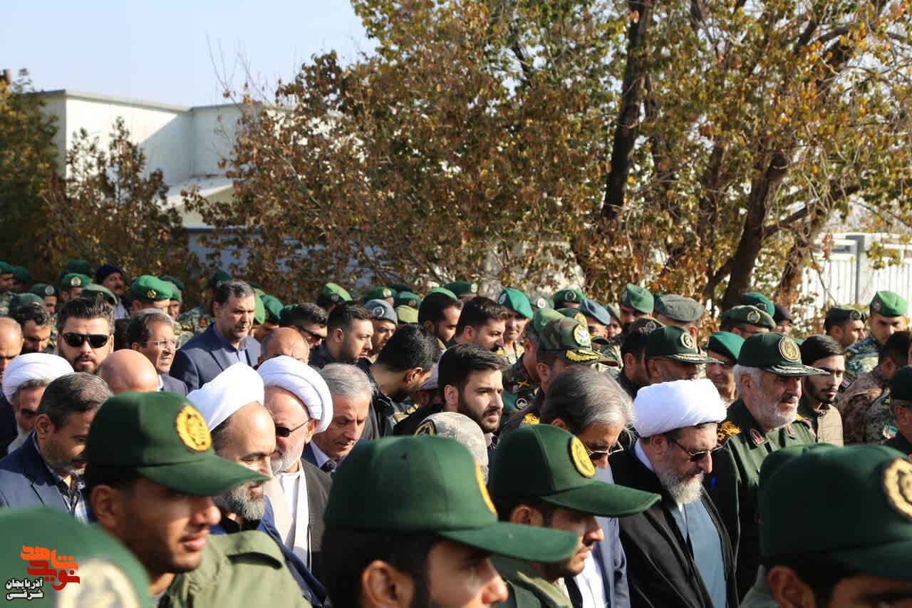 استقبال باشکوه تبریز از چهار شهید گمنام تازه‌تفحص‌شده دفاع مقدس