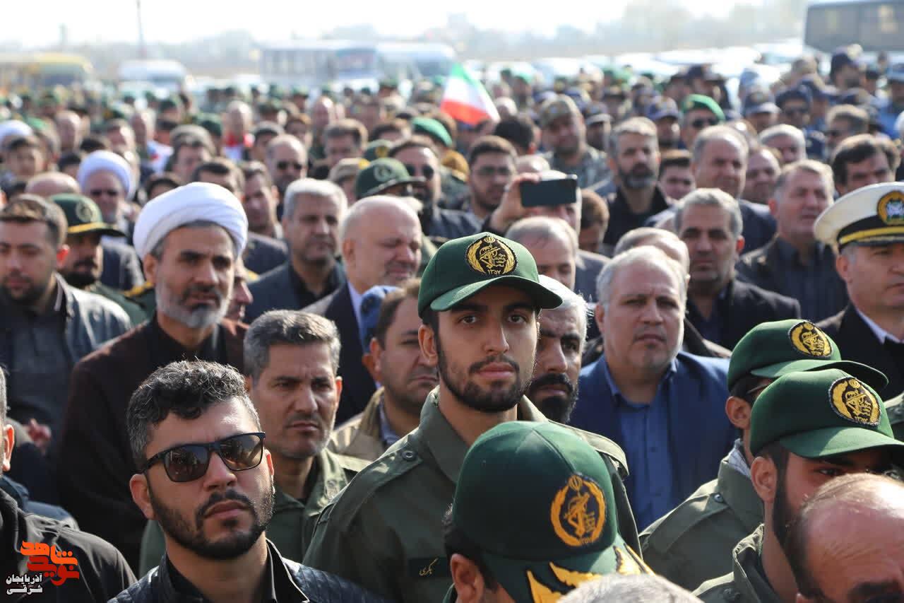 استقبال باشکوه تبریز از چهار شهید گمنام تازه‌تفحص‌شده دفاع مقدس