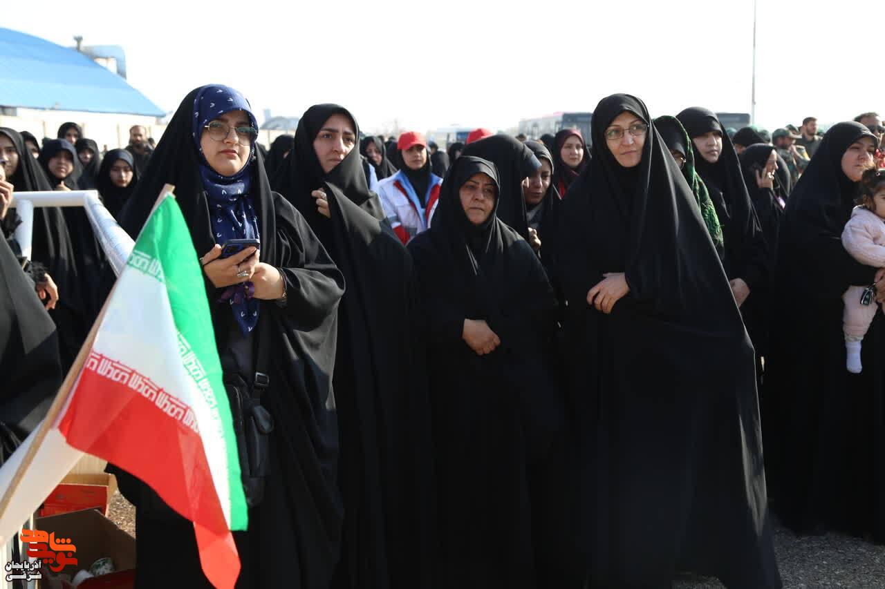 استقبال باشکوه تبریز از چهار شهید گمنام تازه‌تفحص‌شده دفاع مقدس