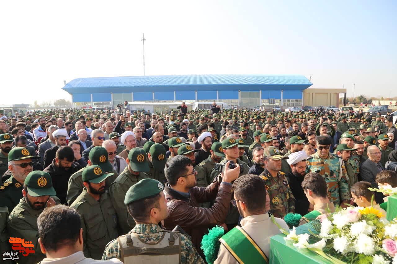 استقبال باشکوه تبریز از چهار شهید گمنام تازه‌تفحص‌شده دفاع مقدس