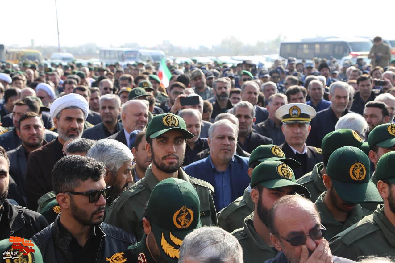 استقبال باشکوه تبریز از چهار شهید گمنام تازه‌تفحص‌شده دفاع مقدس