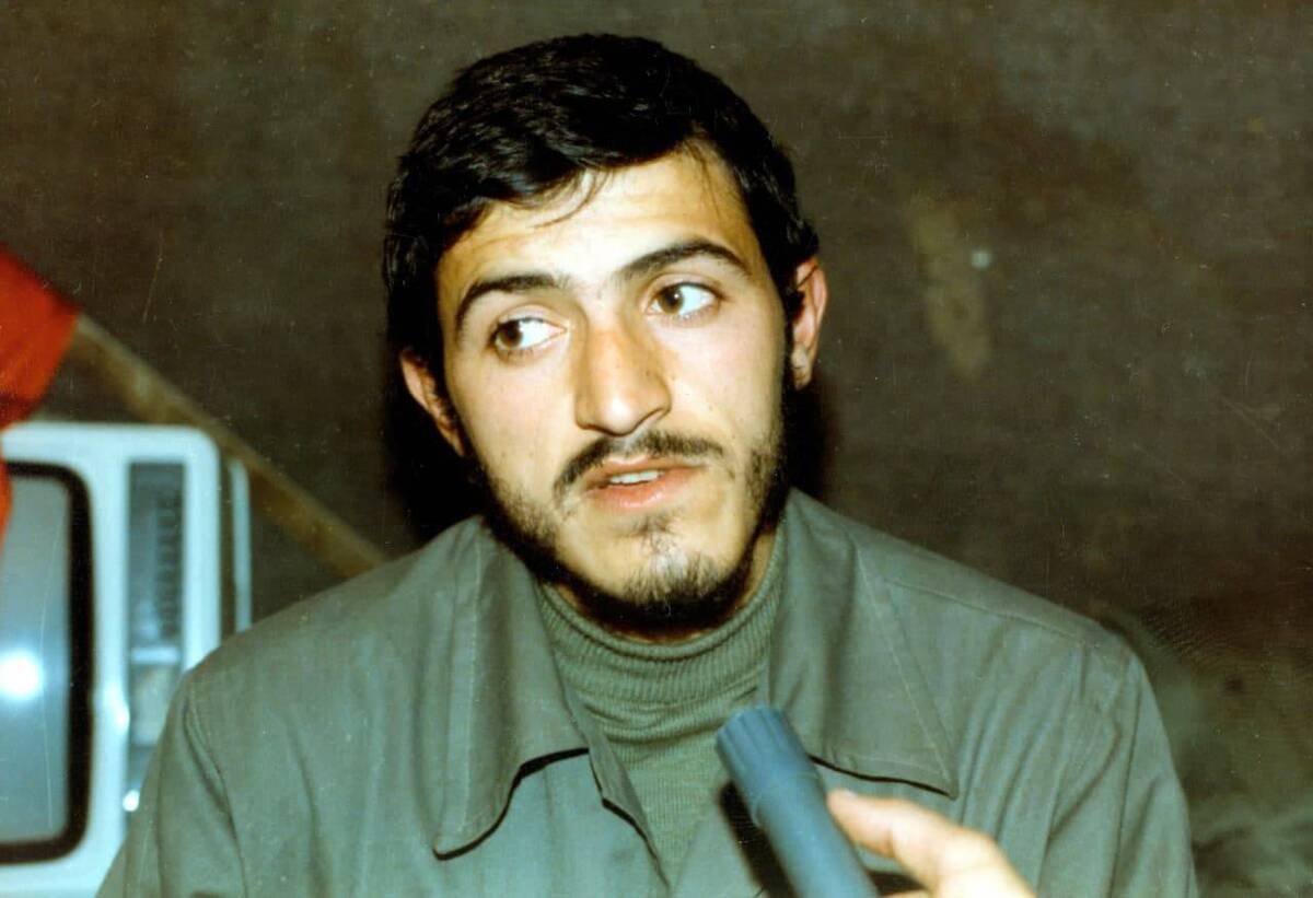 خورشید هور، خیبرشکن مجنون