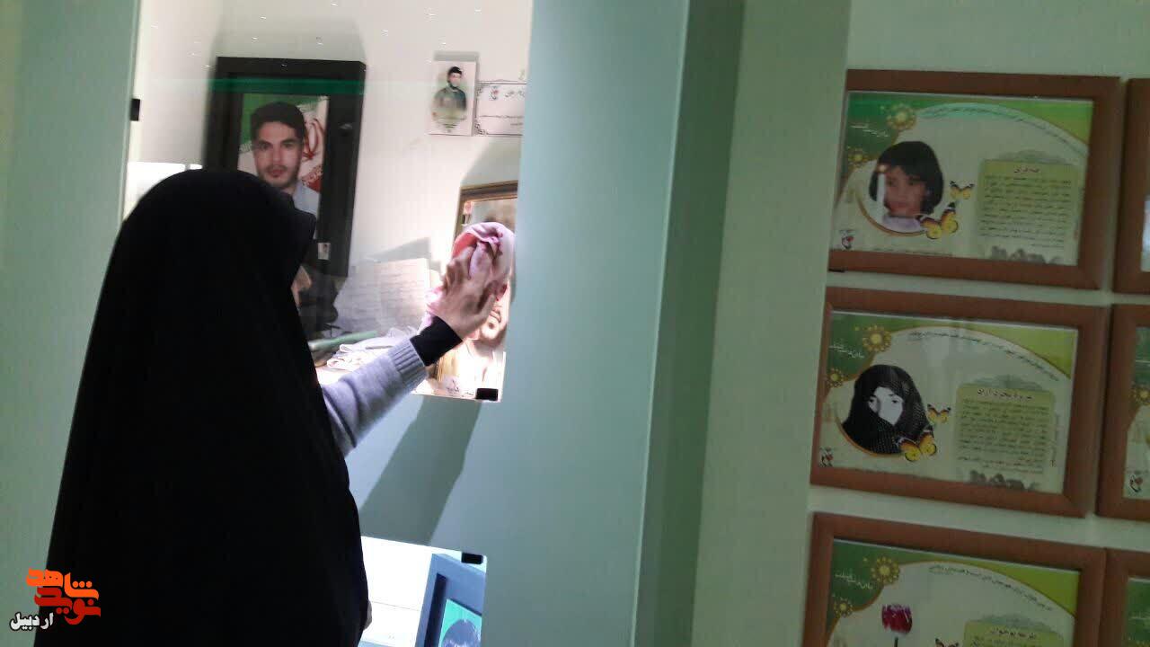 غبار روبی و عطر افشانی موزه شهدای اردبیل