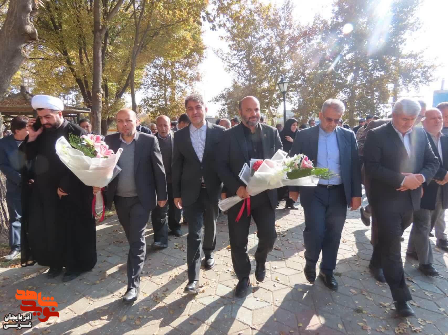 مراسم عطر افشانی و گلباران مزار مطهر شهدای گمنام شهرستان چایپاره