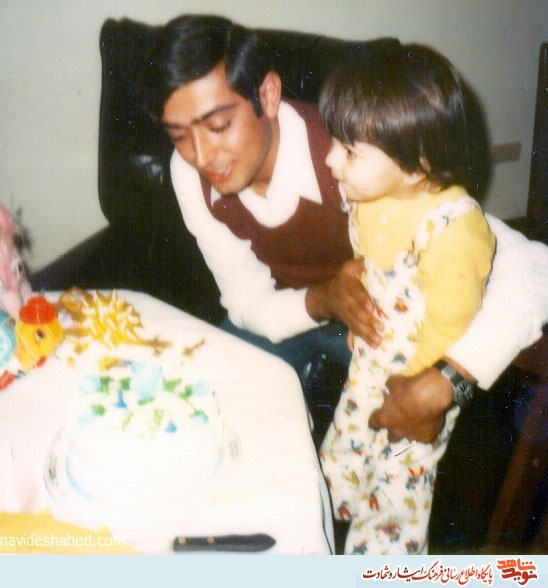 تمامِ میهنی‌ای پیکرِ دو نیم شده!.