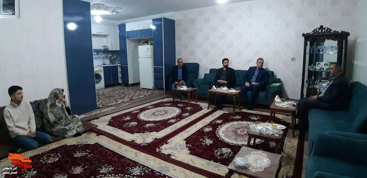 دیدار مسئولین شهرستان خوی با آزاده و جانباز معزز رمضان قمرلو
