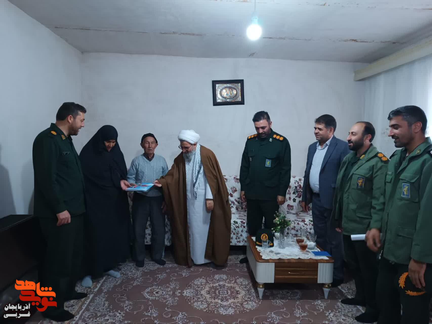 دیدار با خانواده شهدا در چالدران