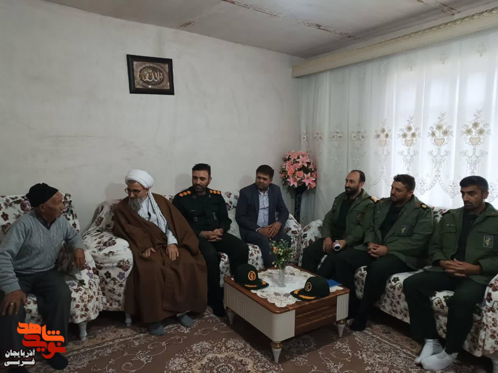 دیدار با خانواده شهدا در چالدران