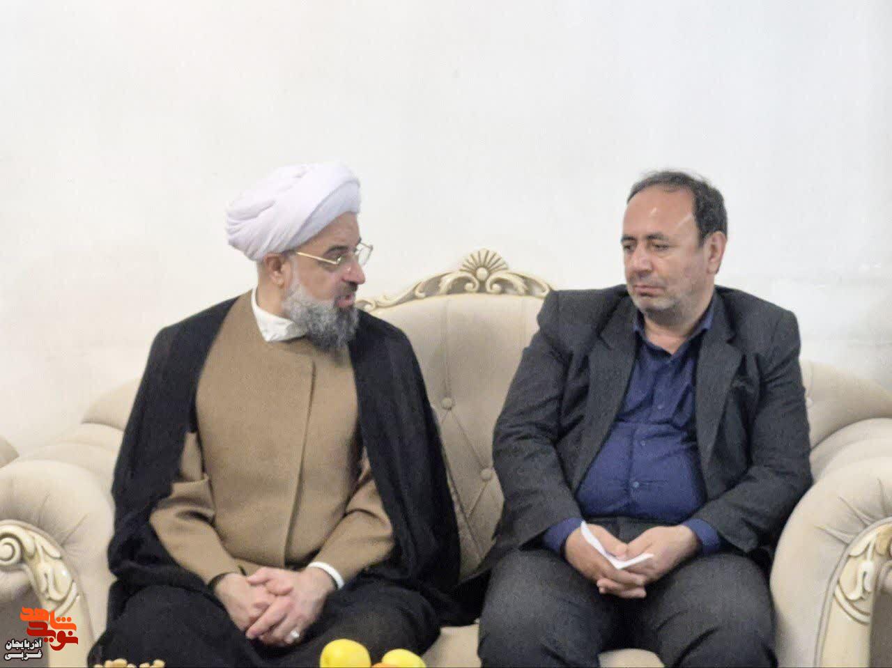 دیدار مدیرکل بنیاد شهید و امورایثارگران و سرپرست امر به معروف و نهی از منکر کشور با خانواده شهید والامقام «محمد محمدزاده»