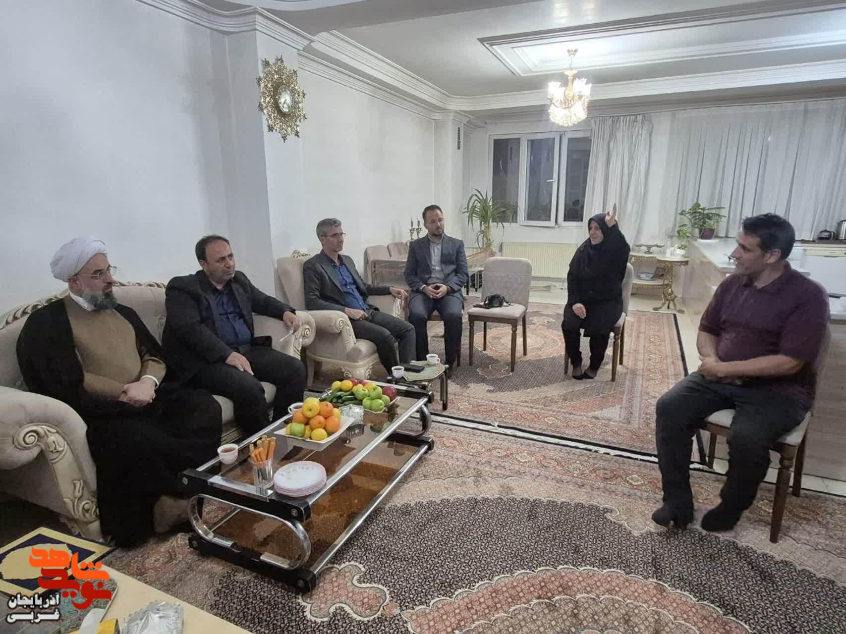 دیدار مدیرکل بنیاد شهید و امورایثارگران و سرپرست امر به معروف و نهی از منکر کشور با خانواده شهید والامقام «محمد محمدزاده»