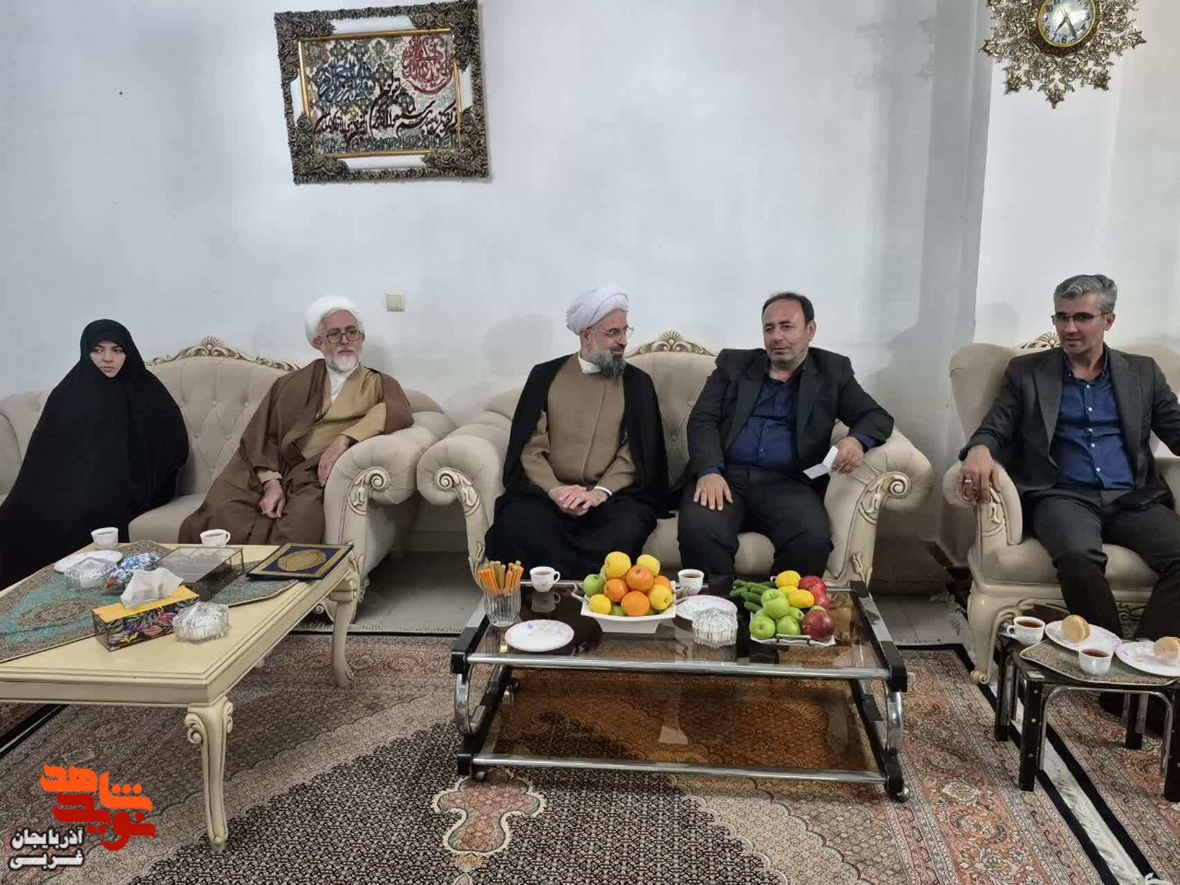 دیدار مدیرکل بنیاد شهید و امورایثارگران و سرپرست امر به معروف و نهی از منکر کشور با خانواده شهید والامقام «محمد محمدزاده»