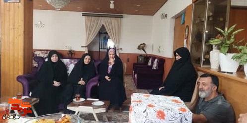 دیدار صمیمی رئیس بنیاد شهید و امام جمعه با خانواده‌های معزز شهدا و جانبازان بمناسبت روز پرستار