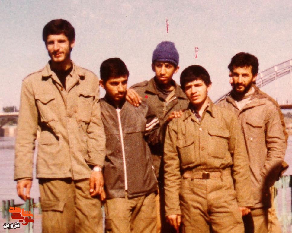 شهید «باریکبین» کتابخانه چوبی برای مدارس محروم درست کرد شهید «باریکبین» کتابخانه چوبی برای مدارس محروم درست کرد