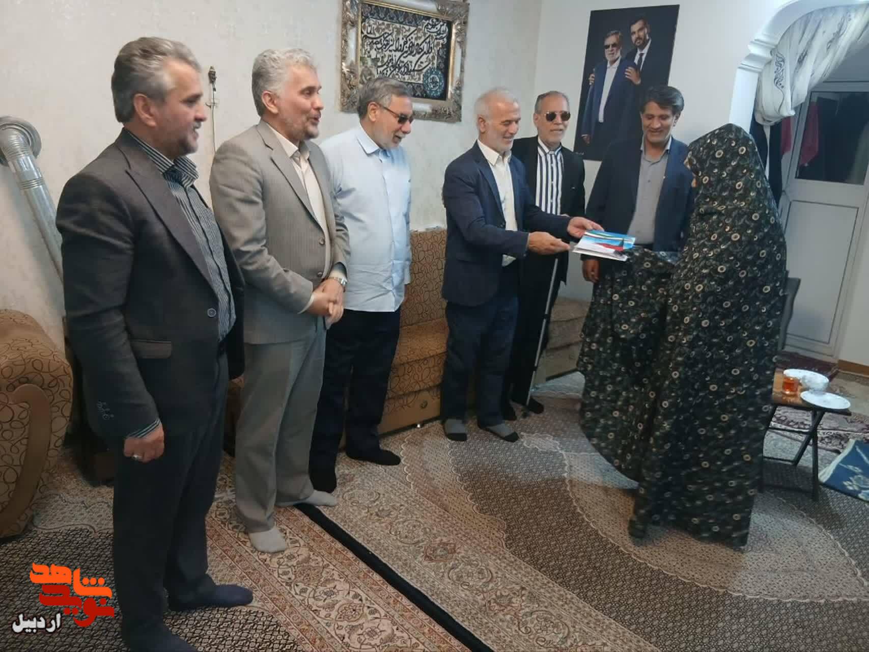 دیدار مدیرکل بنیاد شهید و امور ایثارگران استان اردبیل با خانواده‌‌های معظم شهدا و ایثارگران+ عکس