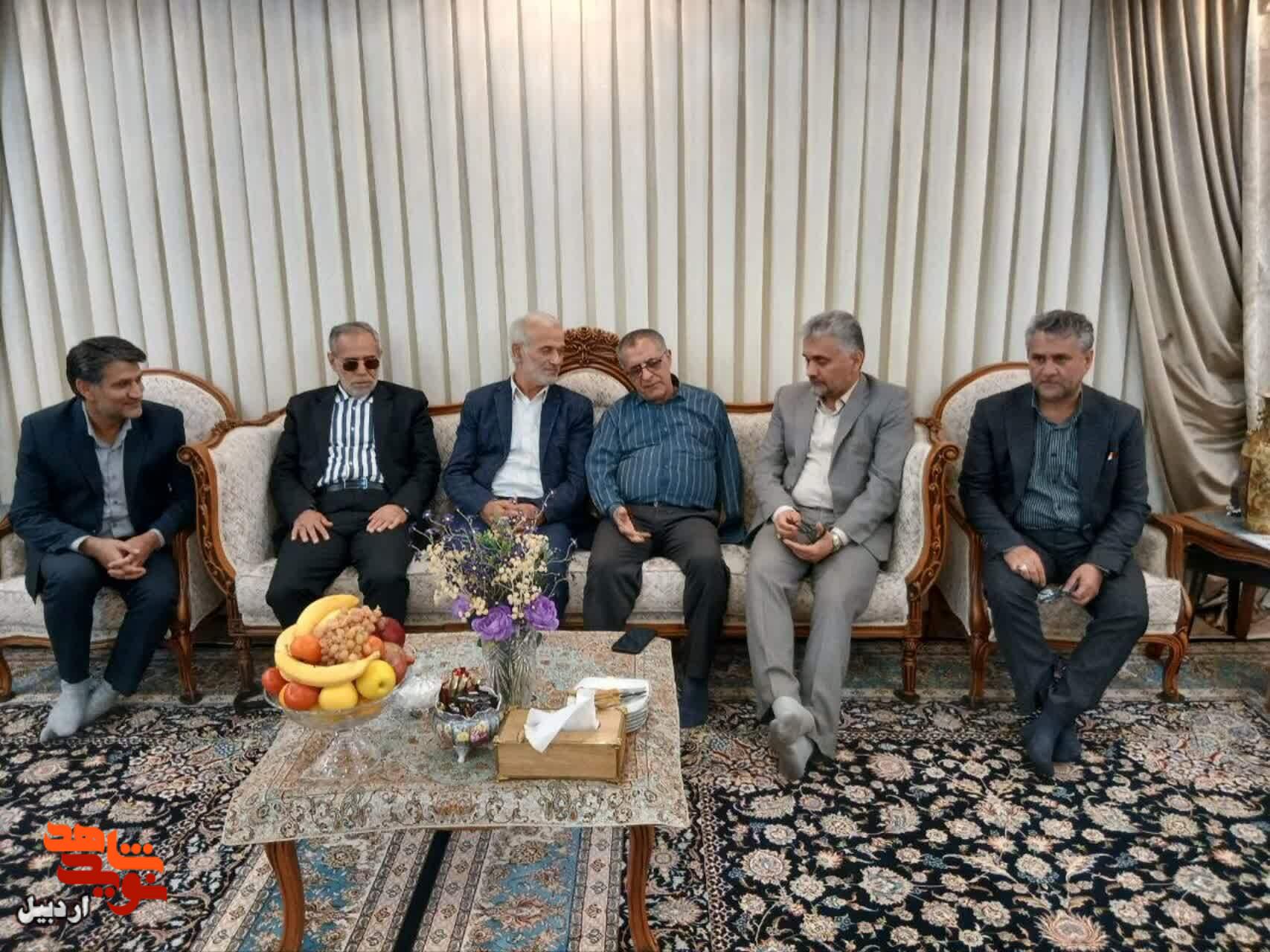 دیدار مدیرکل بنیاد شهید و امور ایثارگران استان اردبیل با خانواده‌‌های معظم شهدا و ایثارگران+ عکس