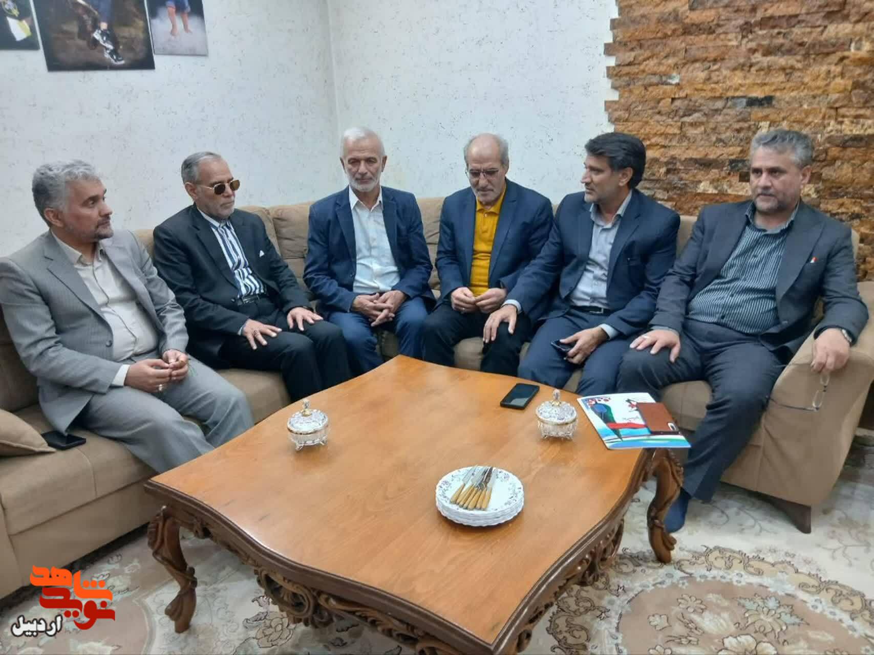 دیدار مدیرکل بنیاد شهید و امور ایثارگران استان اردبیل با خانواده‌‌های معظم شهدا و ایثارگران+ عکس