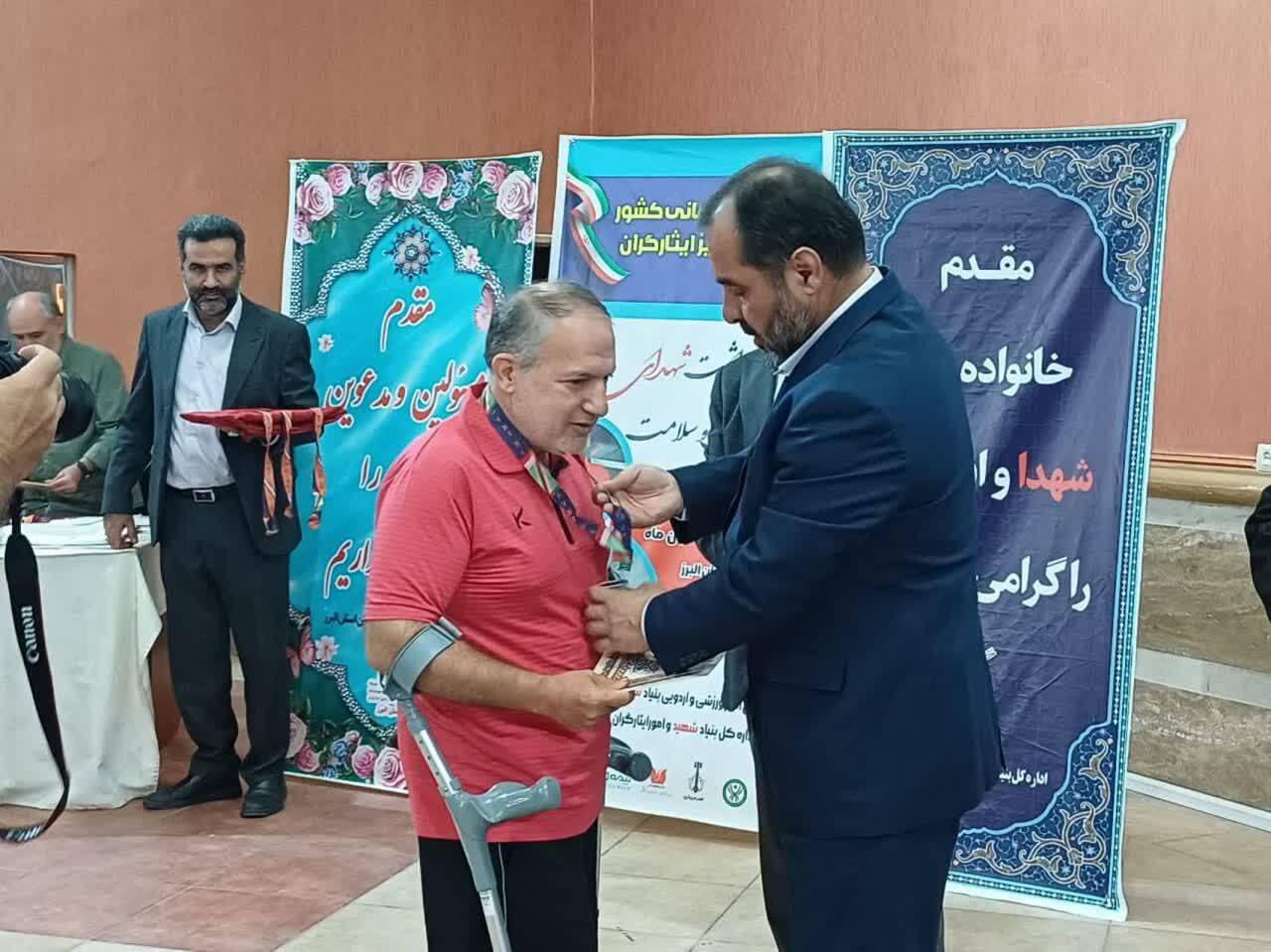 پایان رقابتهای تنیس روی میز قهرمانی ایثارگران کشور با تجلیل از ۲۴۰ ورزشکار ایثارگر پایان رقابتهای تنیس روی میز قهرمانی ایثارگران کشور با تجلیل از ۲۴۰ ورزشکار ایثارگر