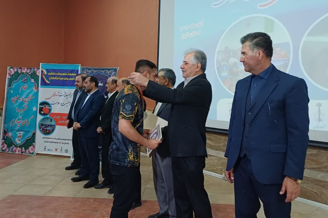 پایان رقابتهای تنیس روی میز قهرمانی ایثارگران کشور با تجلیل از ۲۴۰ ورزشکار ایثارگر پایان رقابتهای تنیس روی میز قهرمانی ایثارگران کشور با تجلیل از ۲۴۰ ورزشکار ایثارگر