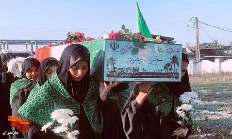 تصاویر/ آئین وداع دانش آموزان بابلسر با پیکر‌های مطهر شهدای گمنام