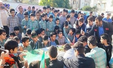 تصاویر/ آئین وداع دانش آموزان بابلسر با پیکر‌های مطهر شهدای گمنام