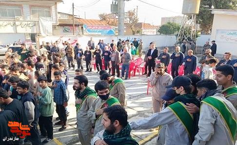 تصاویر/ وداع دانش آموزان رامسر با پیکر‌های ۳ شهید گمنام