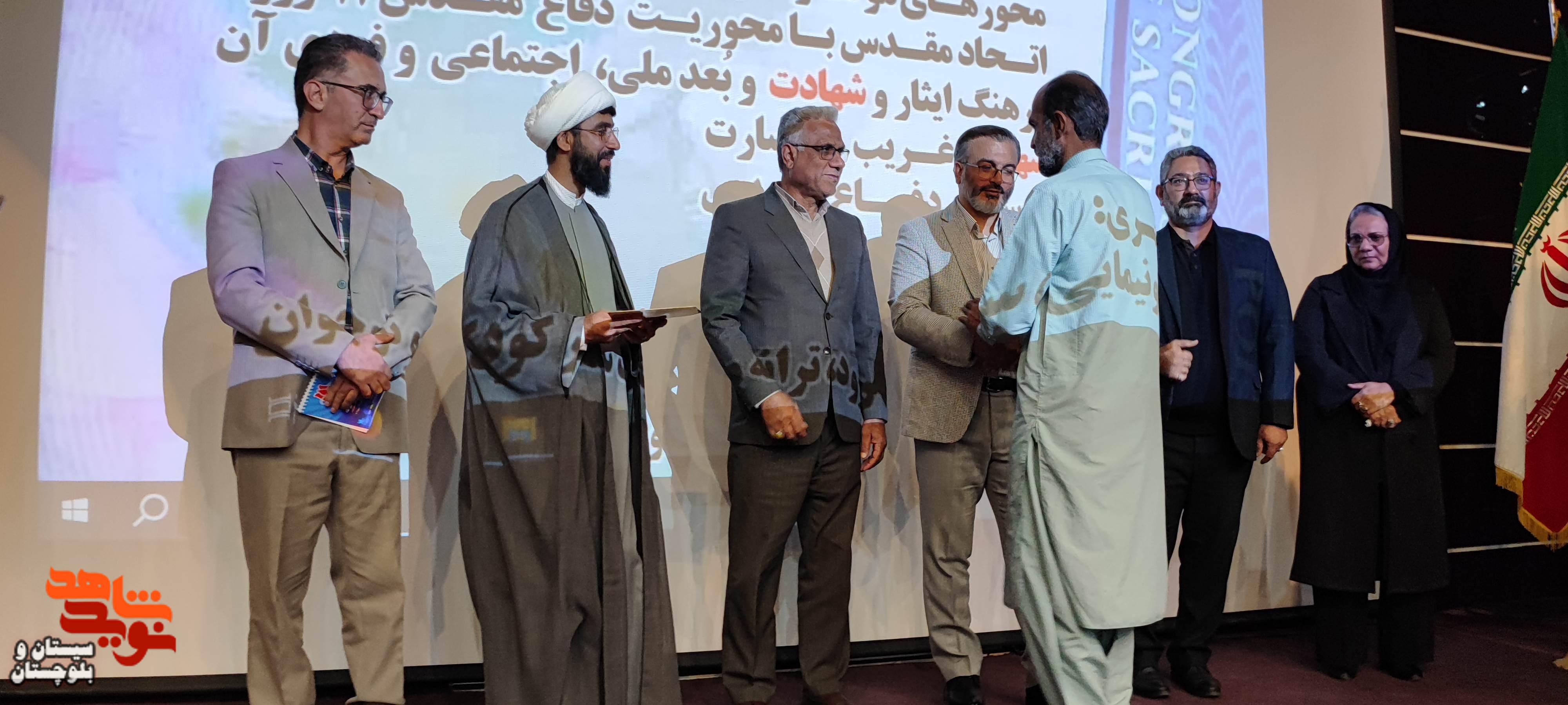 عصر شعر ایثار در زاهدان برگزار شد