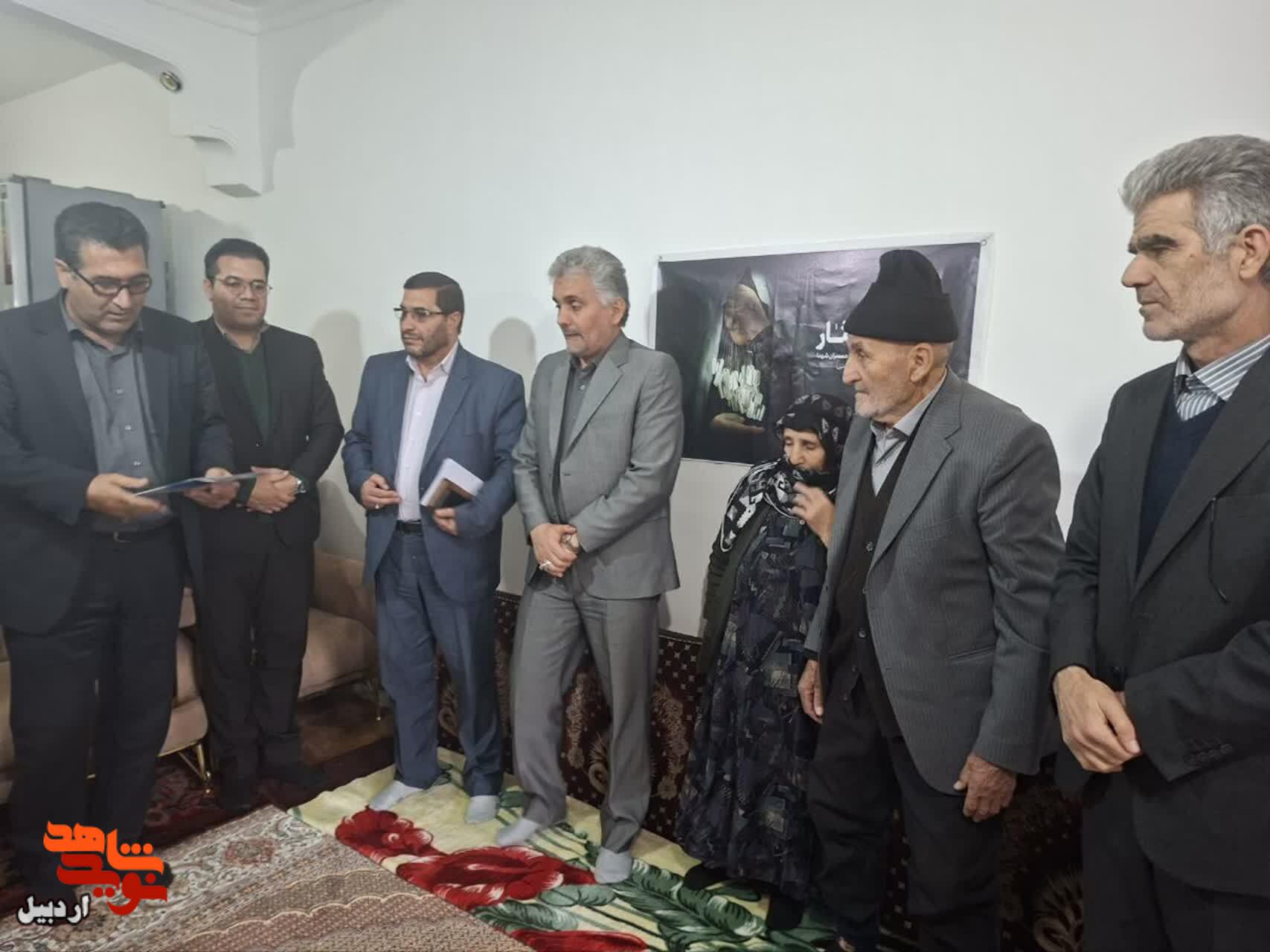 دیدار با خانواده‌های معظم شهدا و ایثارگران در شهرستان انگوت+ عکس