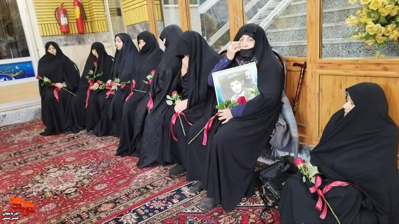مراسم شکوه ایثار و تکریم از مادران و همسران شهدا در محل امامزاده سید بهلول شهرستان خوی
