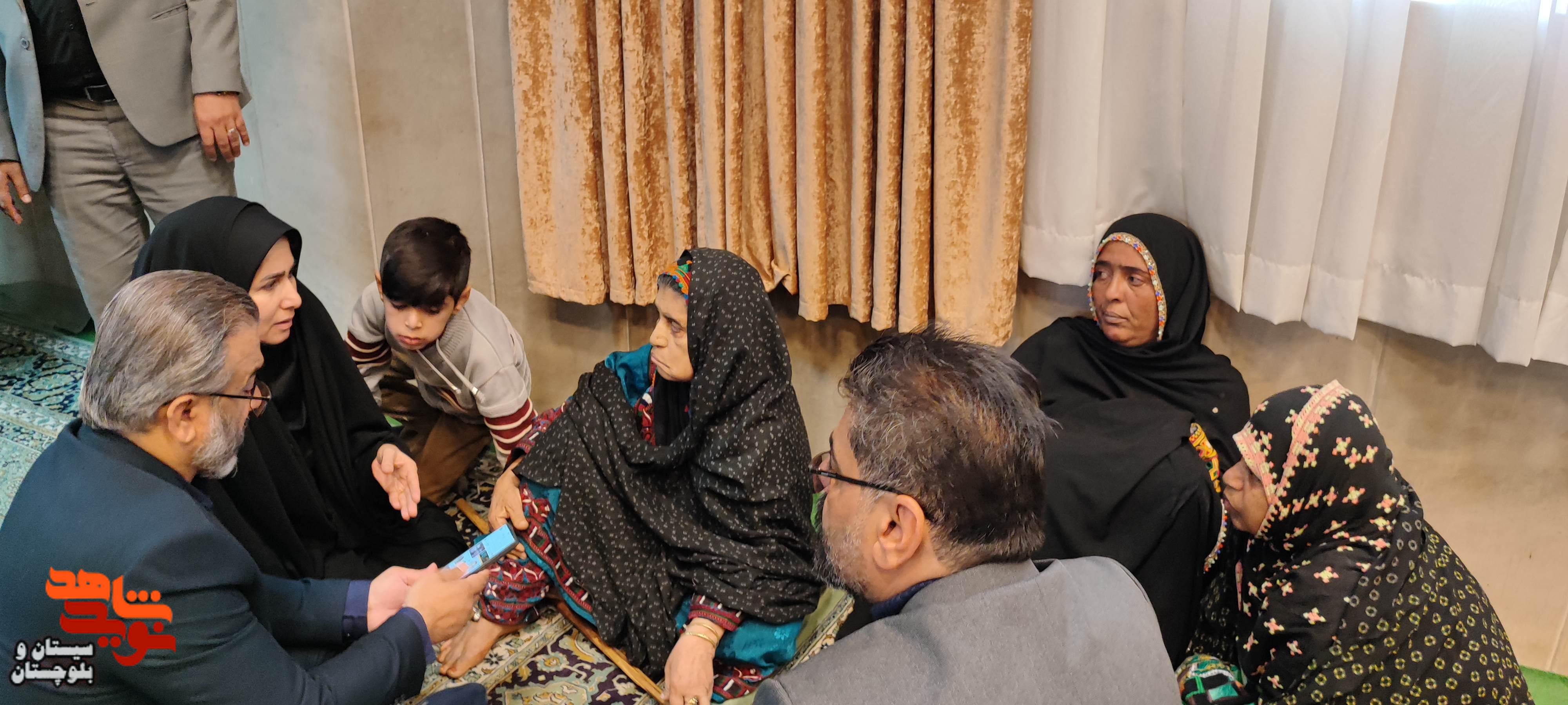 آئین ملی و سراسری تجلیل از مادران و همسران  شهدا در زاهدان برگزار شد.