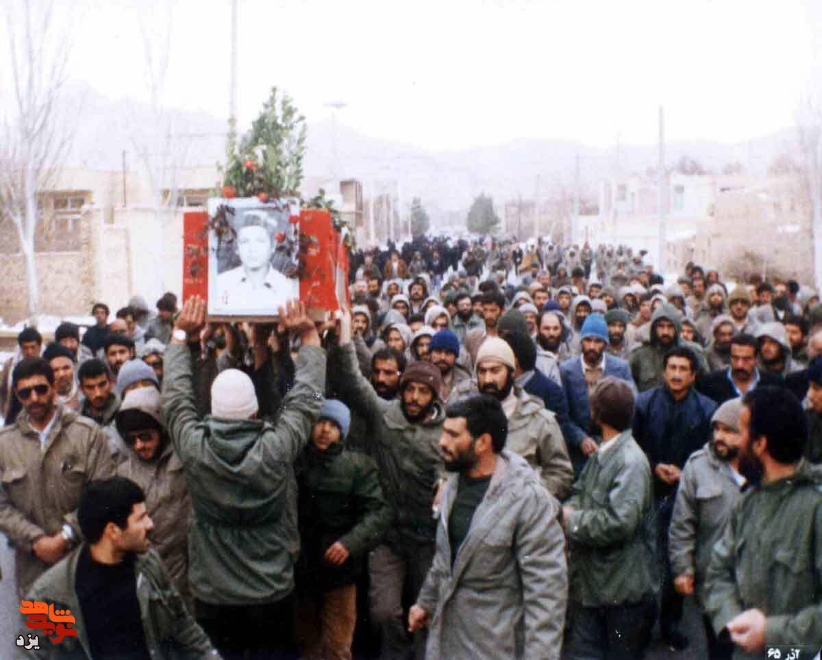 محمود صالحی؛ نوجوان جهادگری که نامش در گلزار شهدای تفت ماندگار شد