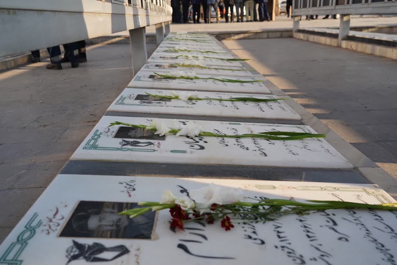 مسئولان با آرمان‌های شهدا تجدید بیعت کردند