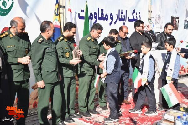 نواخته شدن زنگ ایثار و مقاومت به مناسبت هفته بسیج