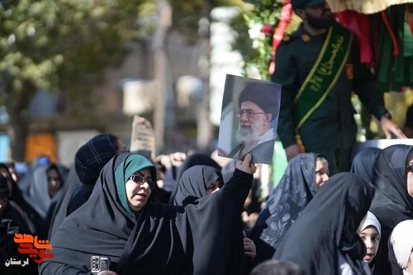 تشییع پیکر شهدای گمنام در لرستان تشییع پیکر شهدای گمنام در لرستان